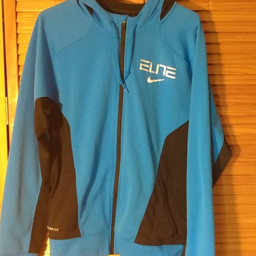 Nike Elite full zip therma-fit hoodie.
